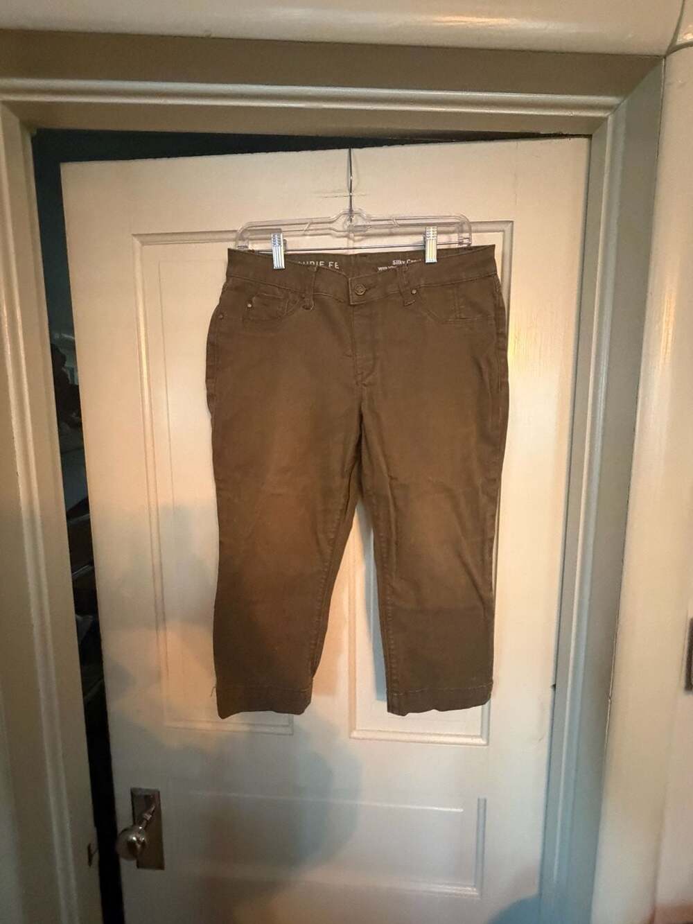 Laurie Felt Los Angeles Silky Denim Capri Pants